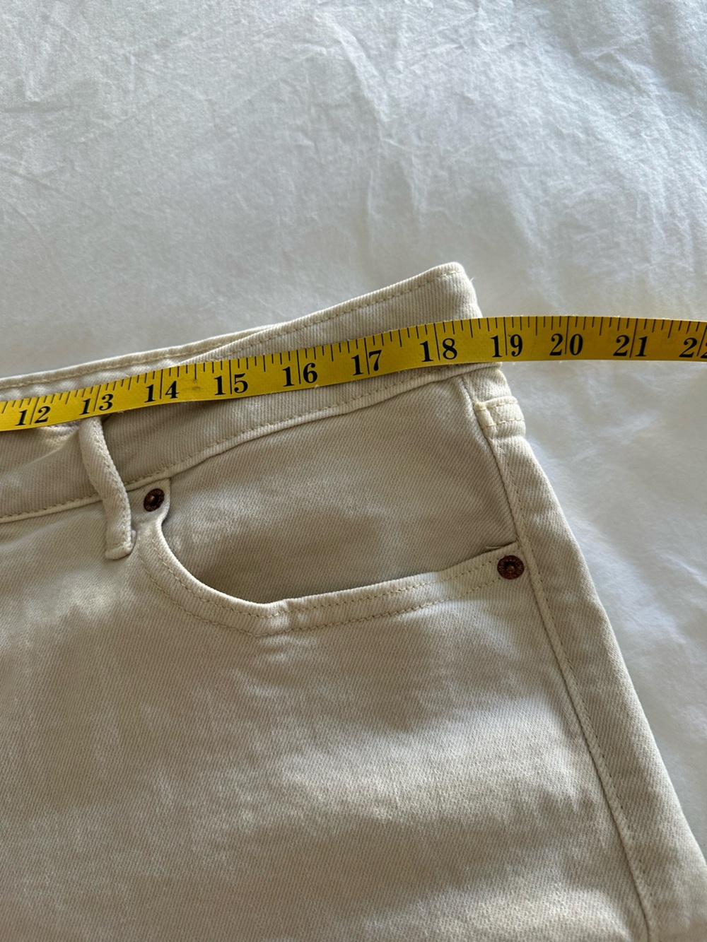 Old Navy high rise, wide leg jeans in cream, size 16 - Picture 9 of 13
